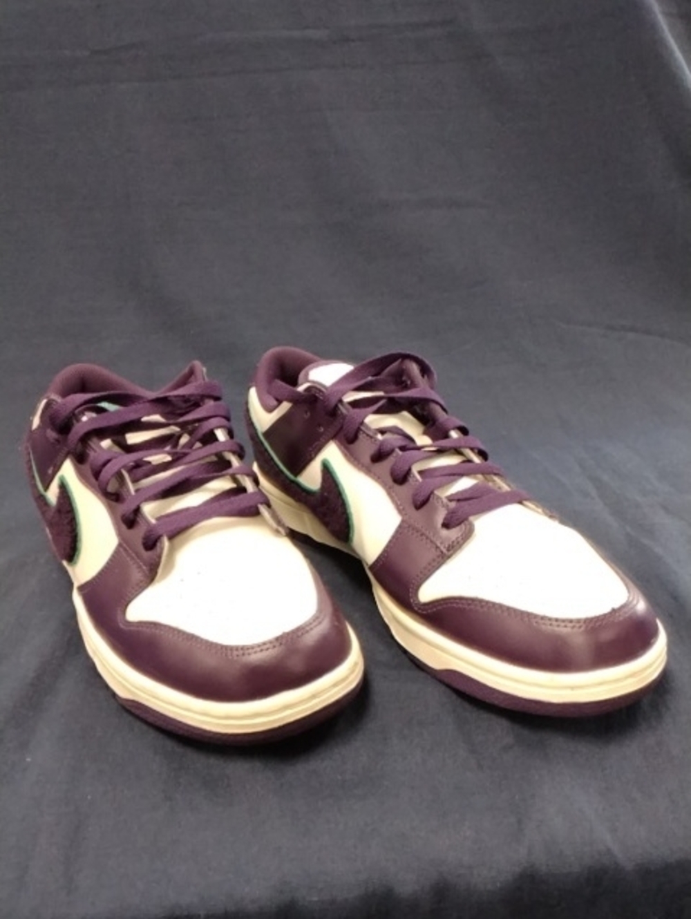 Nike Men's Purple and White Low-Top Sneakers with Teal Accent
